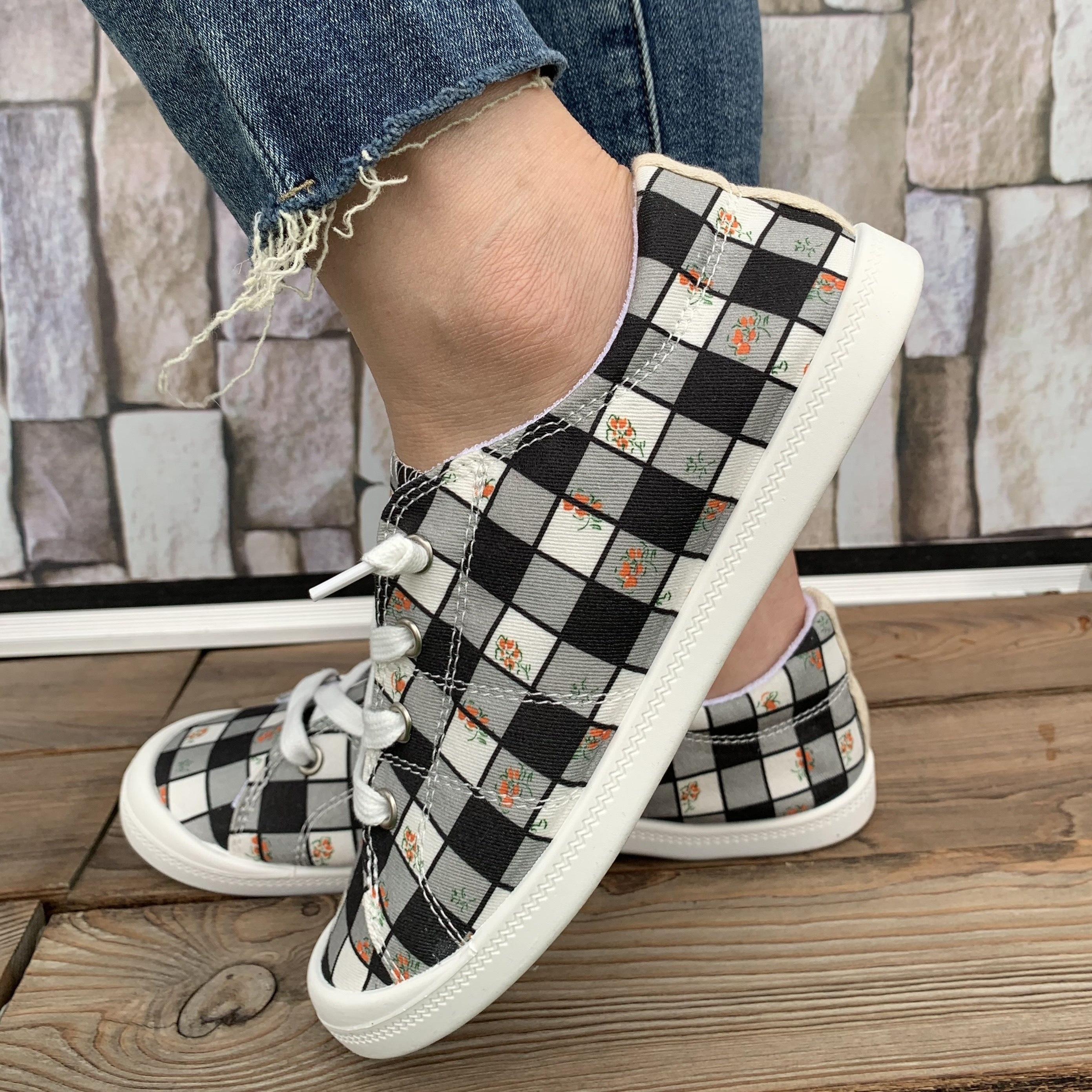 womens plaid pattern canvas shoes casual lace up outdoor shoes lightweight low top sneakers details 4